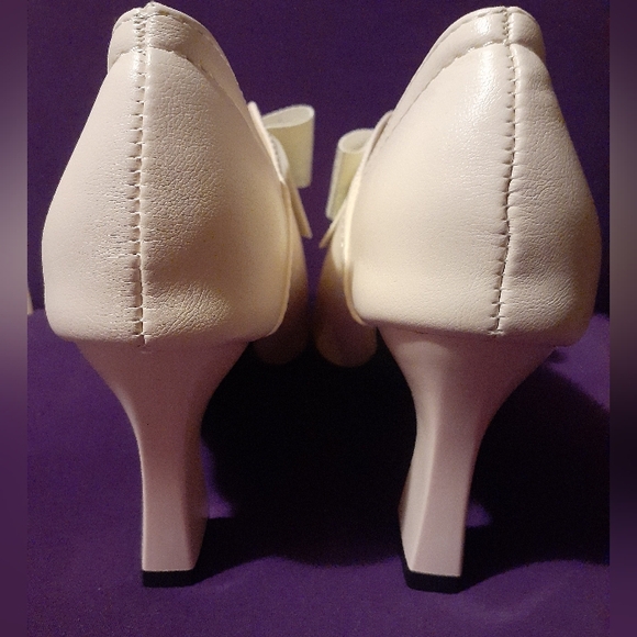 Beige Ladies Fashion Solid Leather Surface Rhinestone Bow Retro Thick High Heel. - Picture 4 of 6
